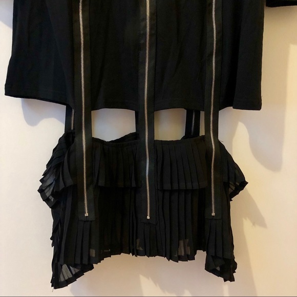 Zipper dress with pleats and cut outs - Picture 5 of 6